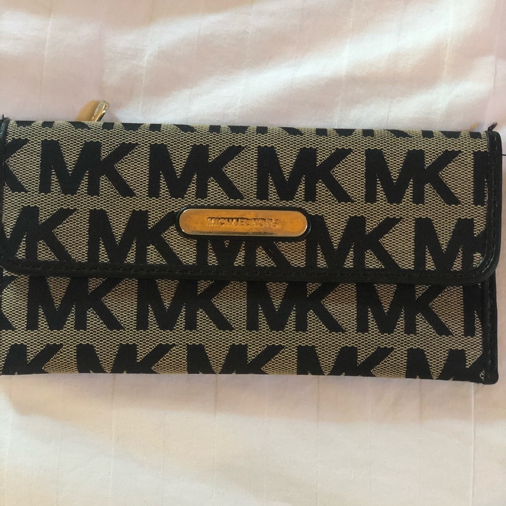 Michael Kors wallet